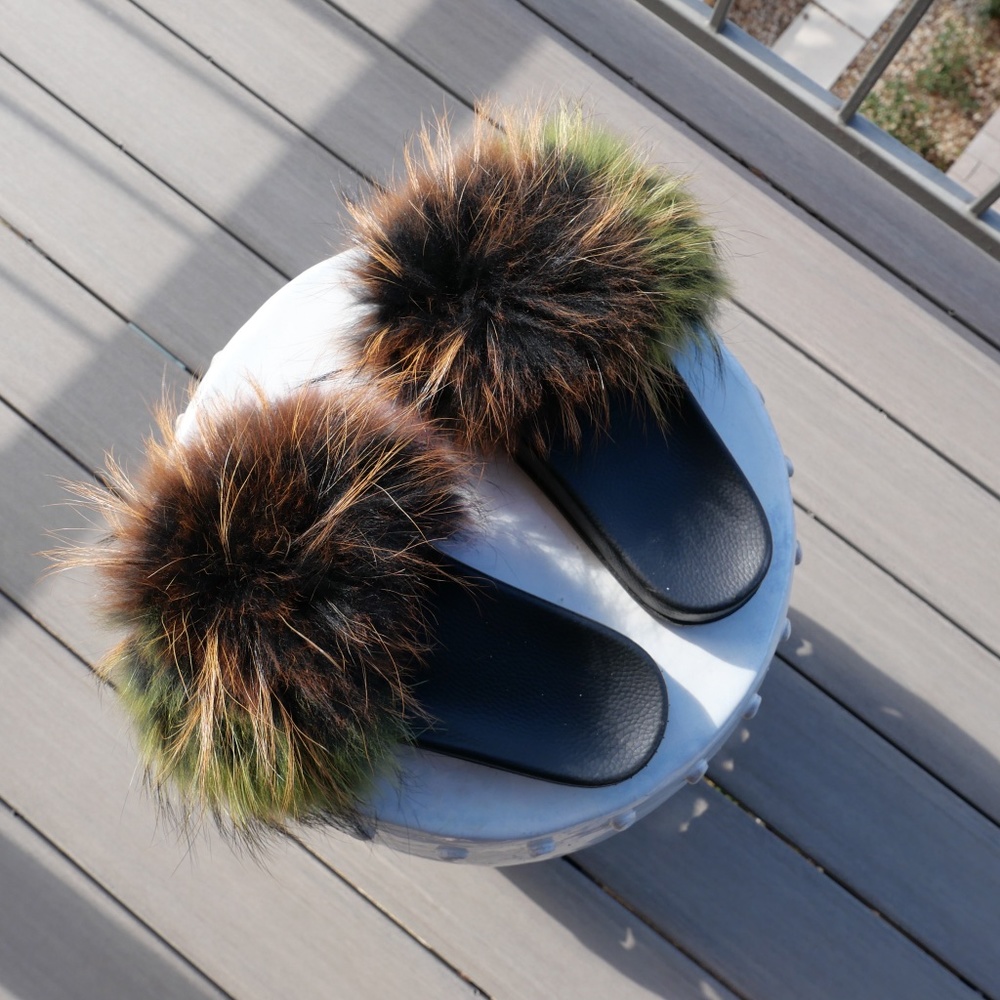 Faux Fur Slides (10W)
